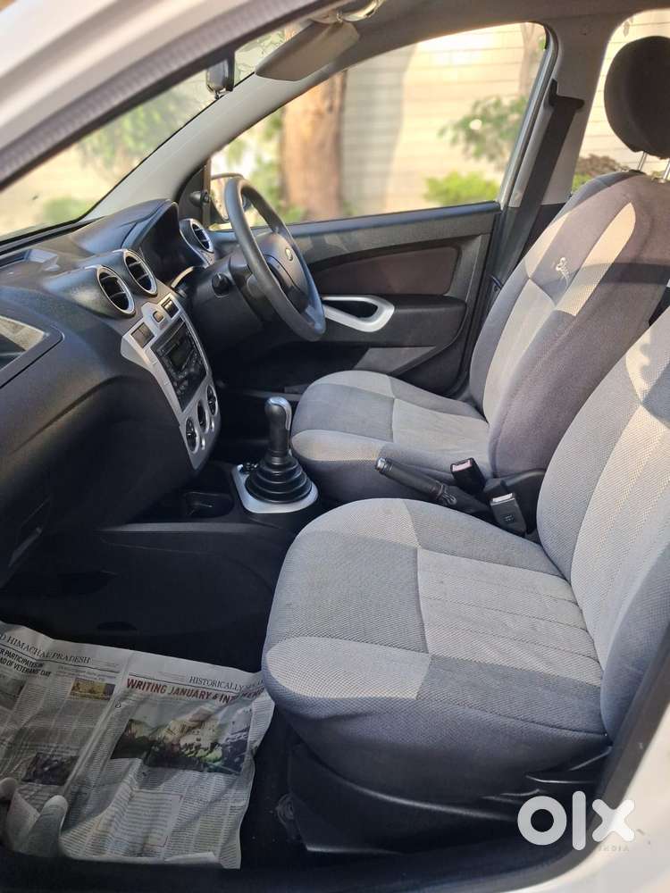 Ford Figo, 2011, Petrol