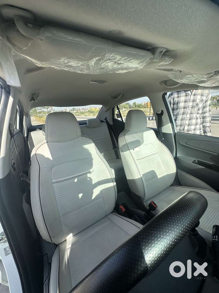 Hyundai Aura 1.2 Sx Cng, 2023, Cng & Hybrids