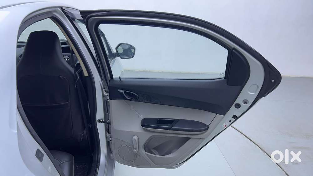 Tata Tiago Xe, 2016, Petrol