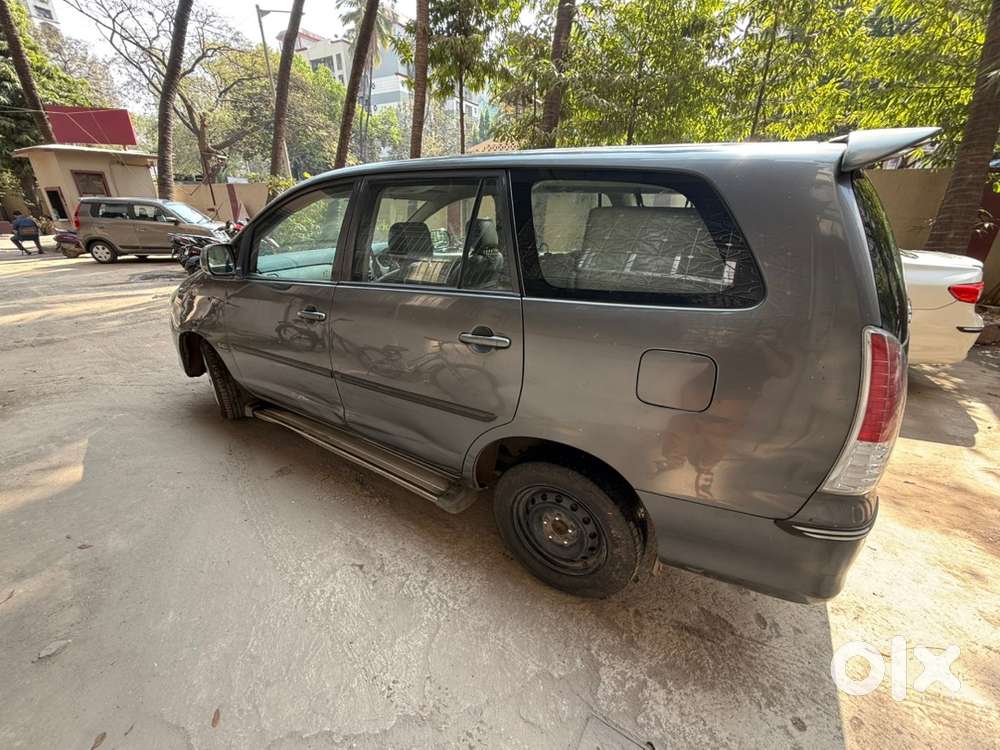 Toyota Innova 2.5g 8 Seater With Less Km Driven Genuinely Ready Condit