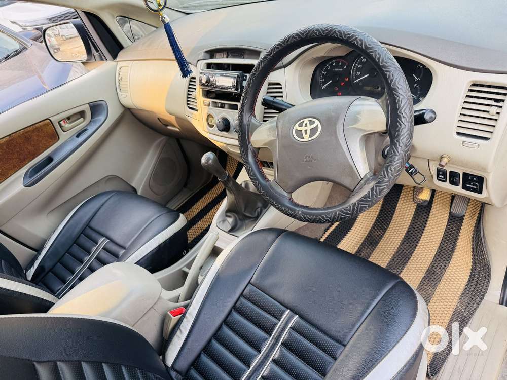 Toyota Innova 2.5 G (diesel) 8 Seater, 2013, Diesel