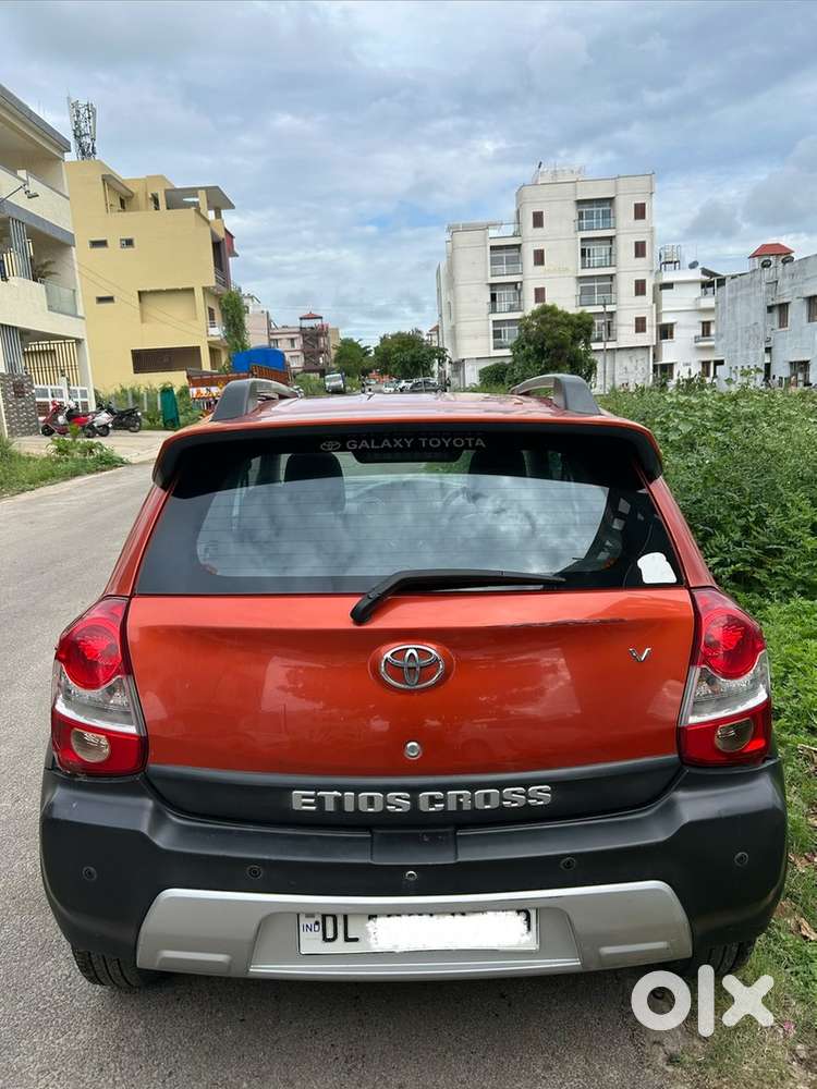 Toyota Etios Cross 2014