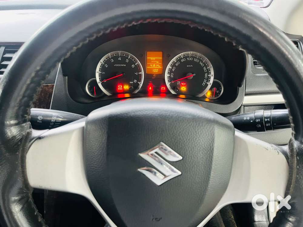 Maruti Suzuki Swift Vxi 1.2 Abs Bs-iv, 2014, Petrol