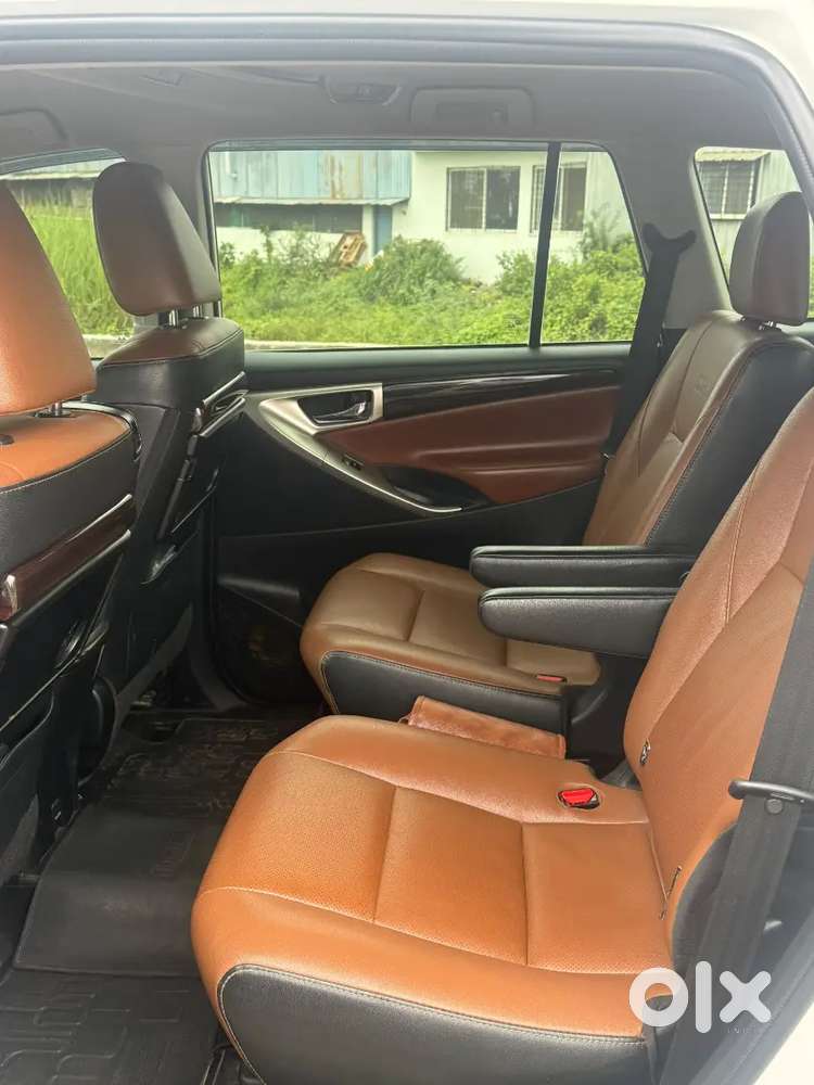 Toyota Innova Crysta Diesel 2022