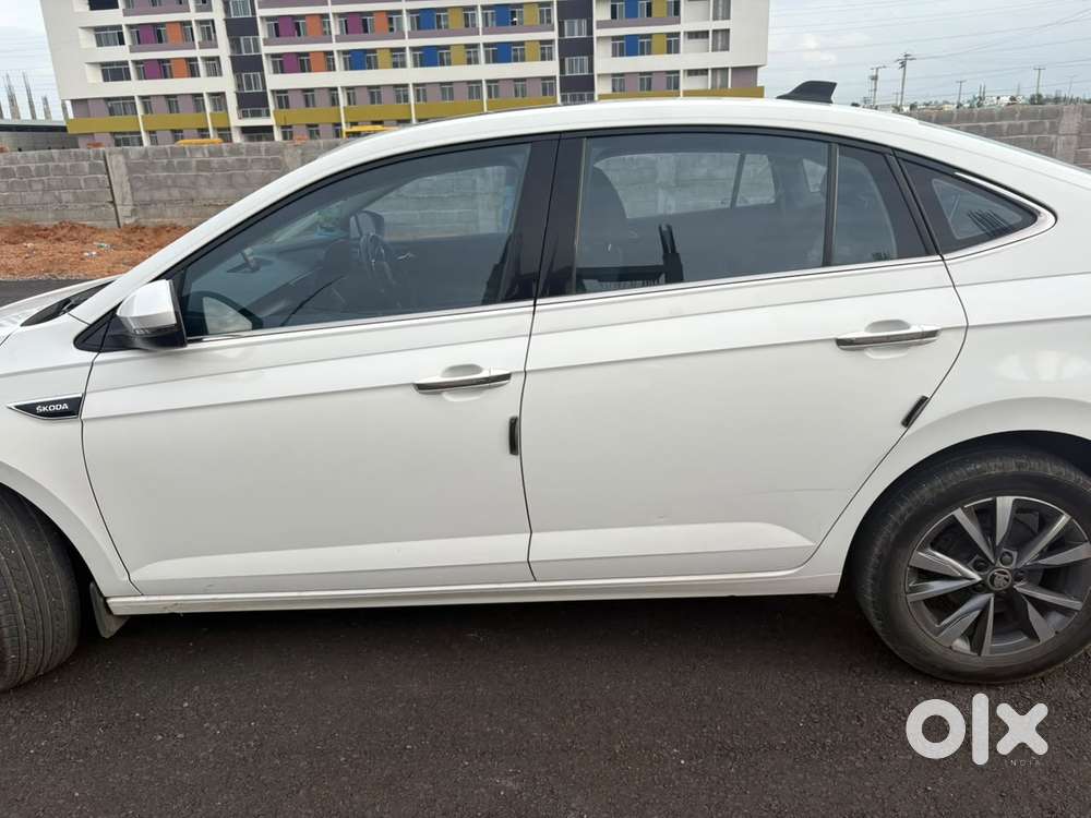 Skoda Slavia Style 1.0l Tsi At, 2022, Petrol