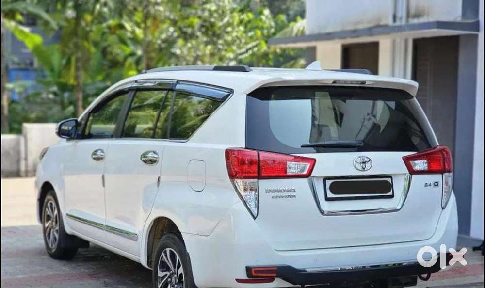Toyota Innova Crysta 2.4 G Mt 7 Str, 2022, Diesel