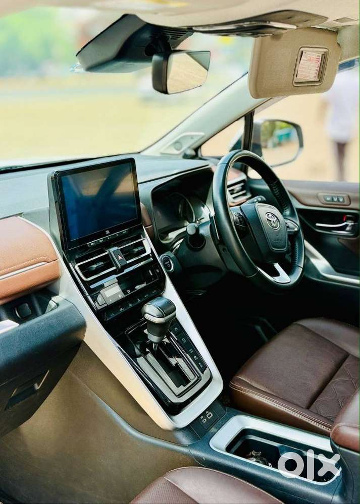 Toyota Innova Hycross 2.0 Zx (o) Hybrid 7 Str, 2024, Petrol
