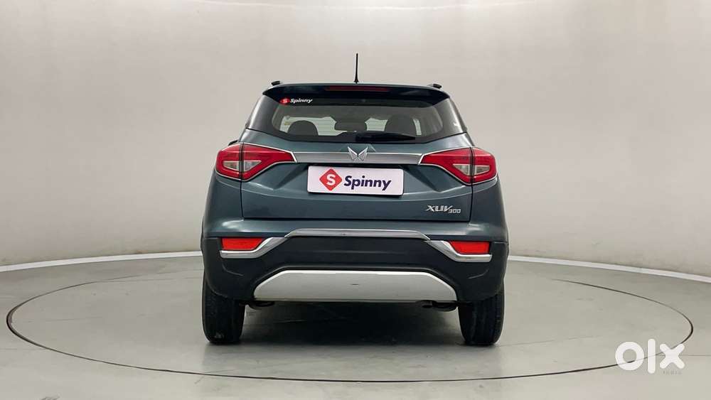 Mahindra Xuv300 W8 (o) 1.5 Diesel Amt, 2023, Diesel
