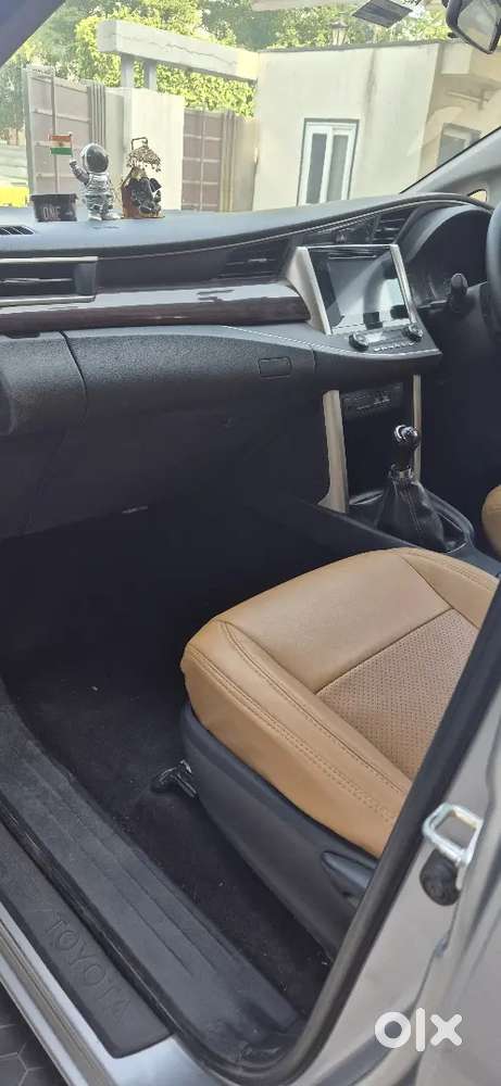 Toyota Innova Crysta 2016