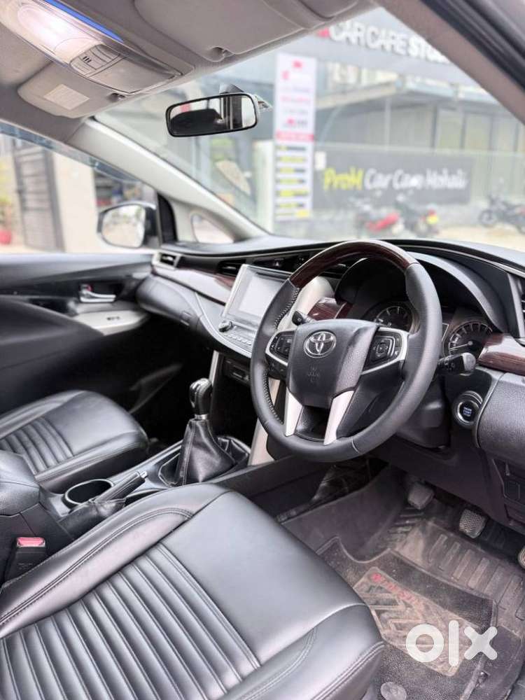 Toyota Innova Crysta 2.4 V, 2016, Diesel