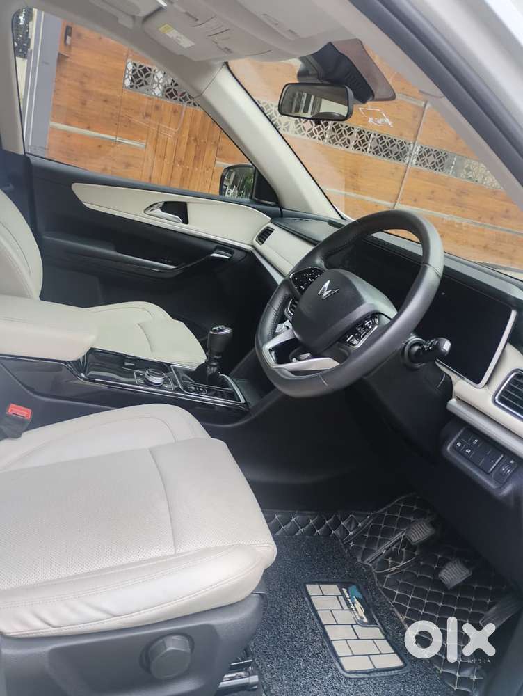 Mahindra Xuv700 2.2 Ax 7 Diesel Mt Luxury Pack Str, 2024, Diesel