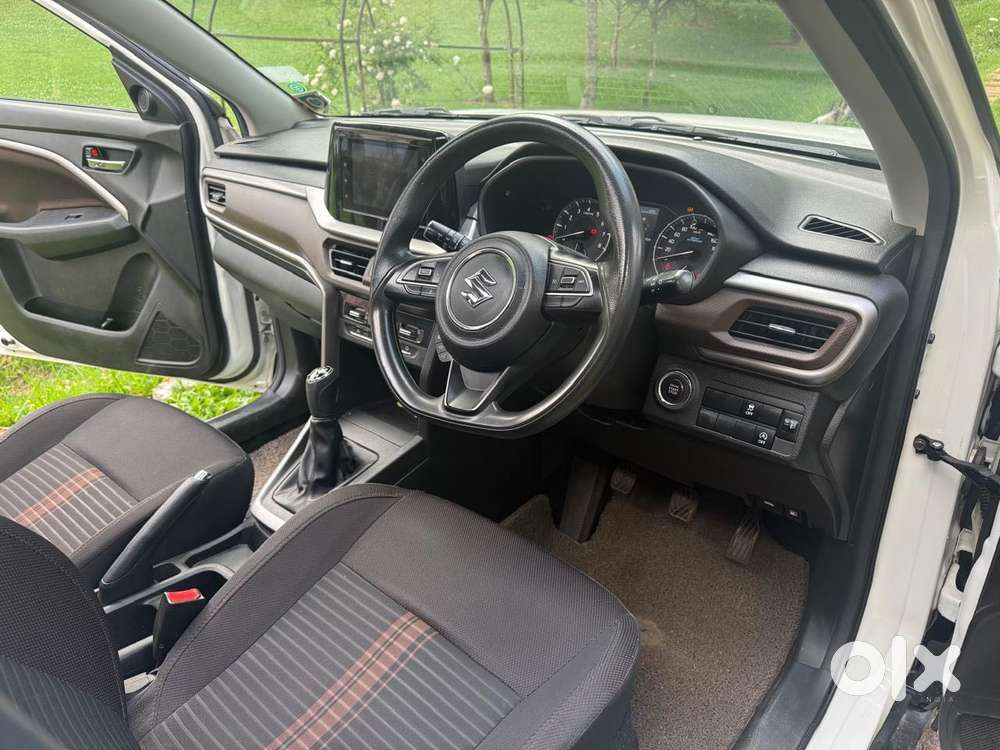 Maruti Suzuki Brezza 1.5 Zxi Smart Hybrid Dual Tone, 2023, Cng & Hyb..