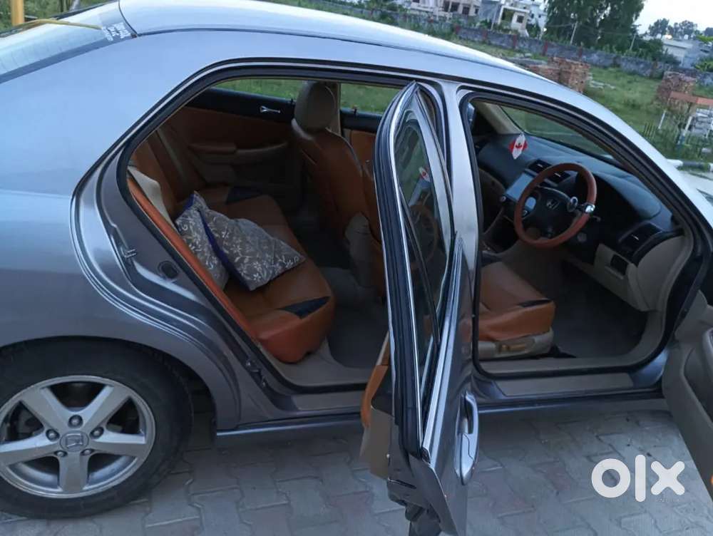 Honda Accord 2004 Cng  +petrol 85000 Km Driven