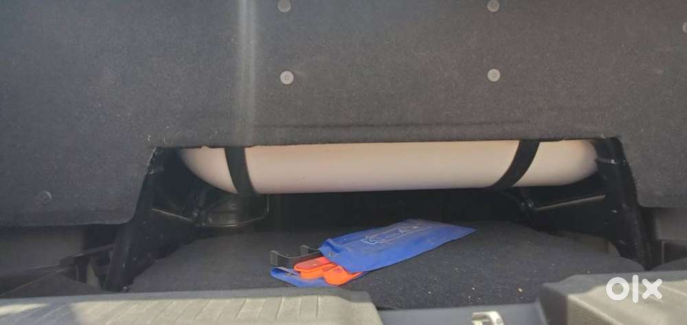 Maruti Suzuki Vitara Brezza 1.5 Vxi, 2023, Cng & Hybrids