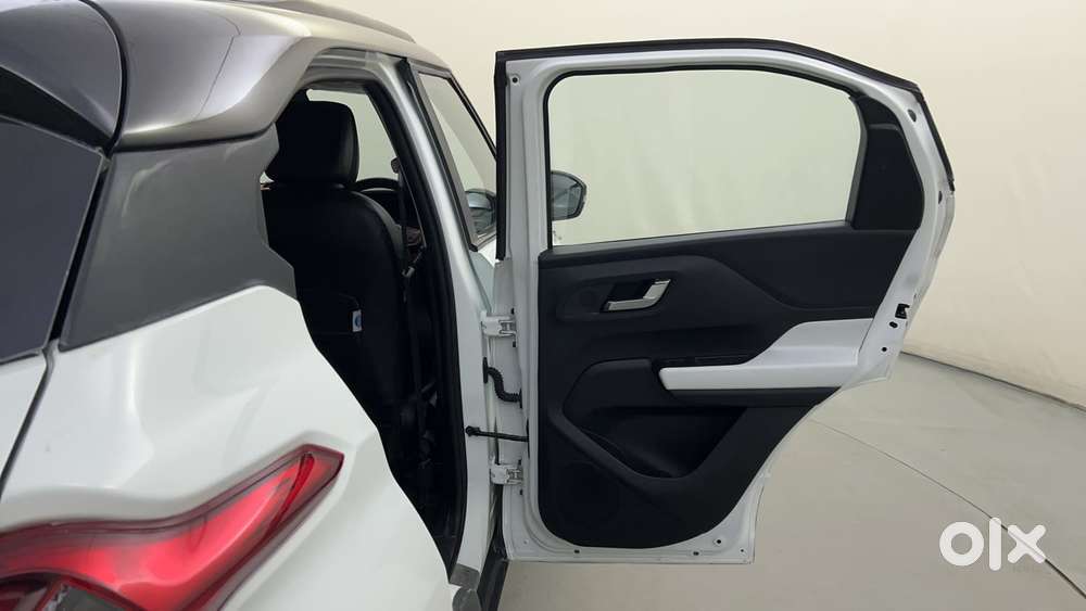 Tata Punch 1.2 Revotron Creative Dual Tone, 2022, Petrol