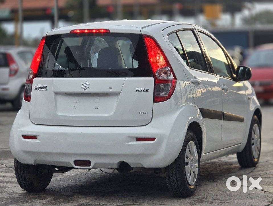 Maruti Suzuki Dzire 1.2 Vxi, 2011, Petrol