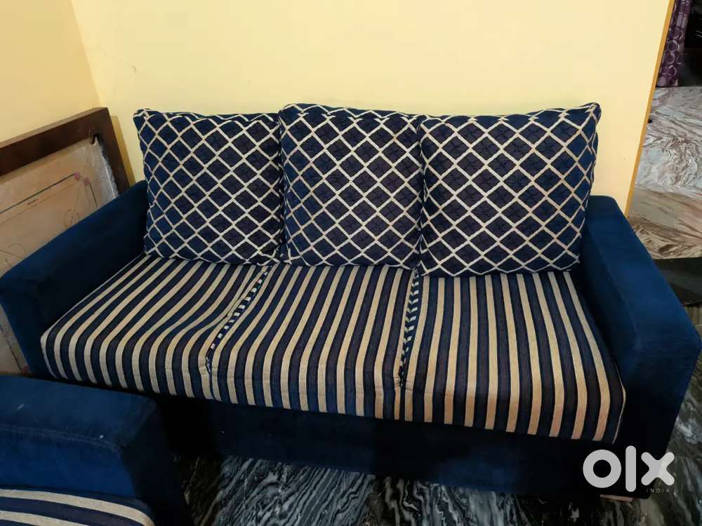 3/2 Sofa for sell