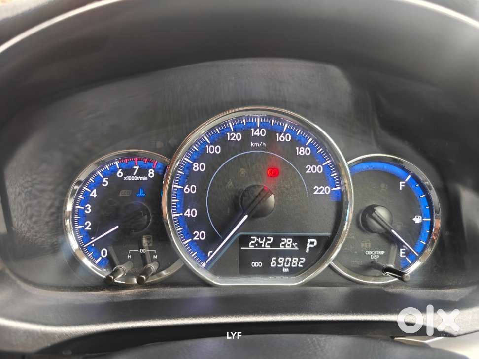 Toyota Yaris J Cvt, 2018, Petrol