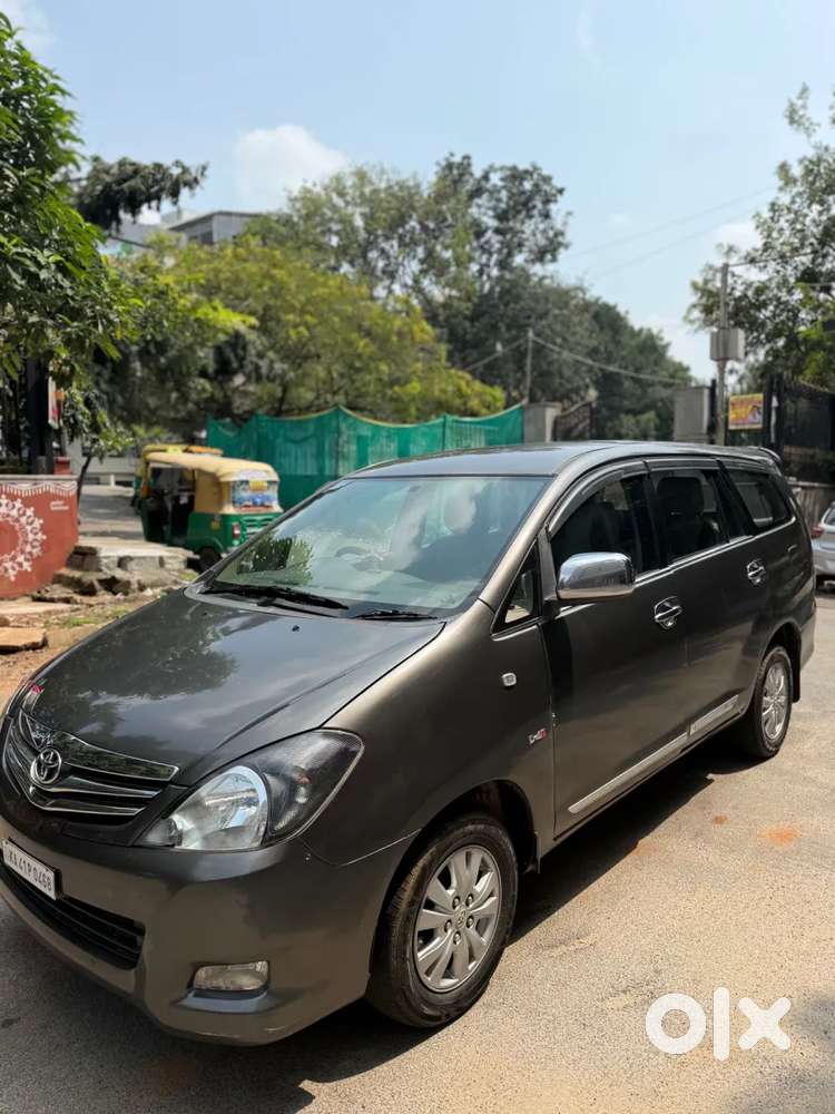 Toyota Innova 2.5 Vx 7 Seater Bs Iv, 2011, Diesel