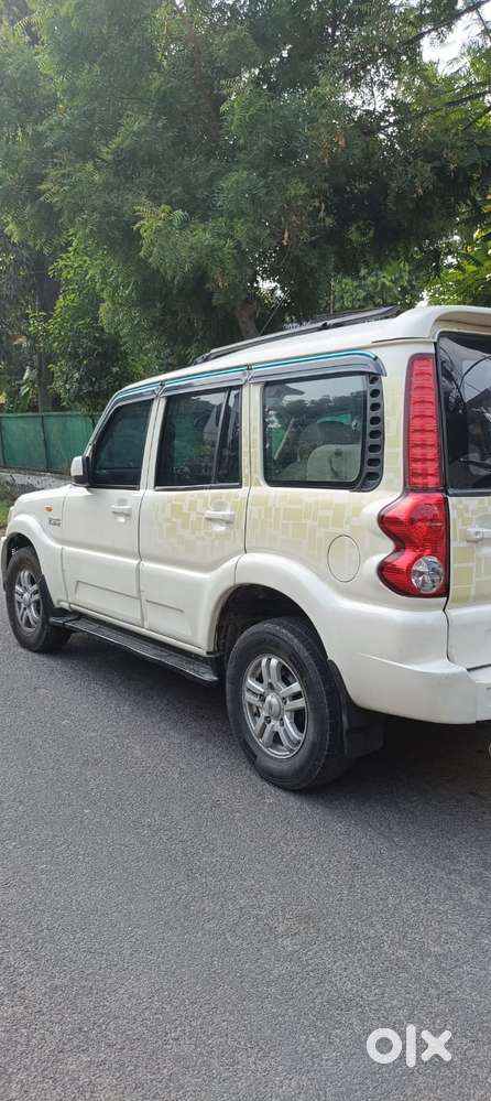 Mahindra Scorpio Vlx 2wd Abs At Bsiii, 2011, Diesel