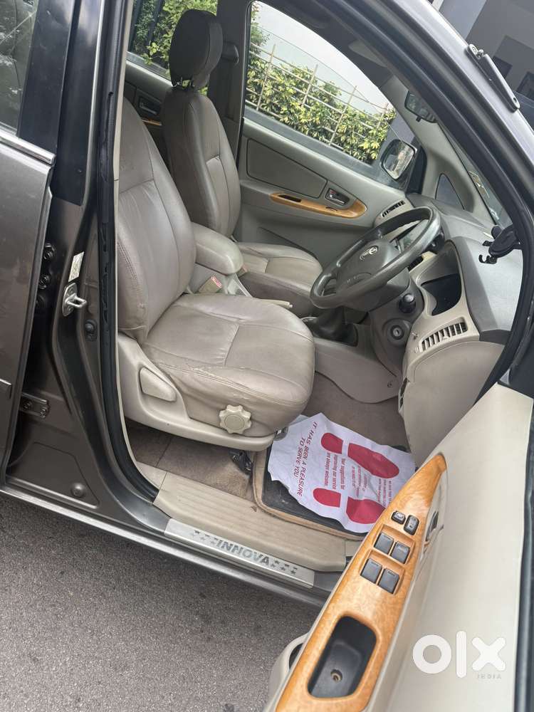 Toyota Innova 2.5 V 7 Str, 2011, Diesel