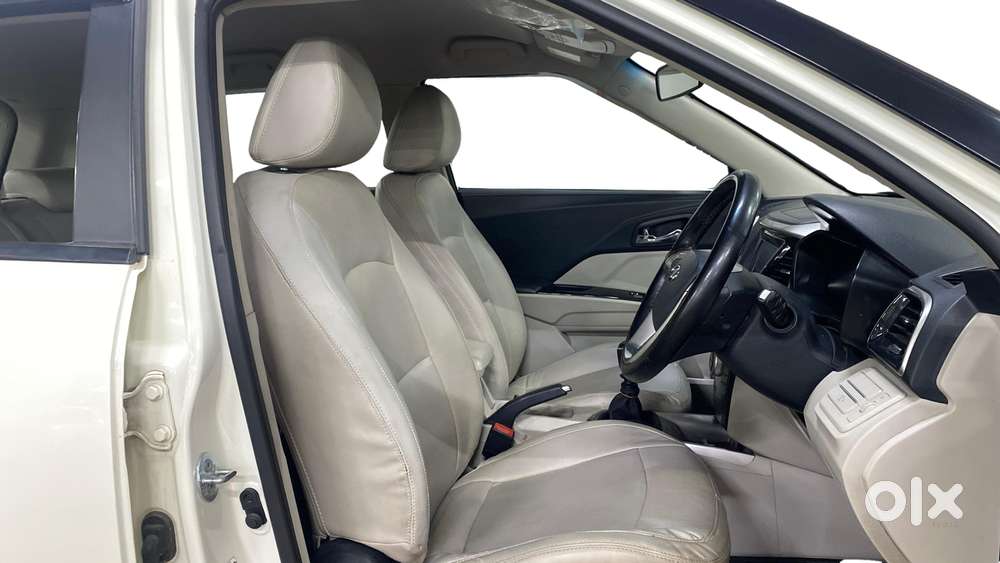 Mahindra Xuv300 W8, 2021, Petrol