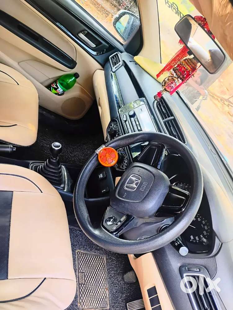 Car Chalane Wala Koi Nhi Hai. Isiliy Sell Kr Rahe Hai