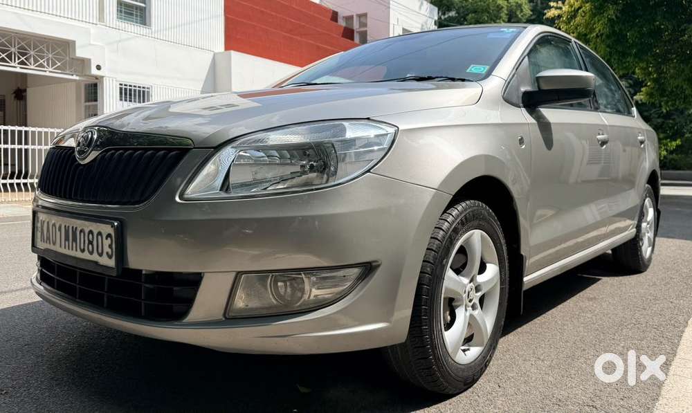 Skoda Rapid 1.6 Mpi Ambition, 2015, Petrol