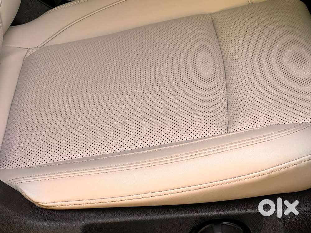 Mahindra Xuv700 2.0 Ax 7 Petrol At Str, 2025, Petrol