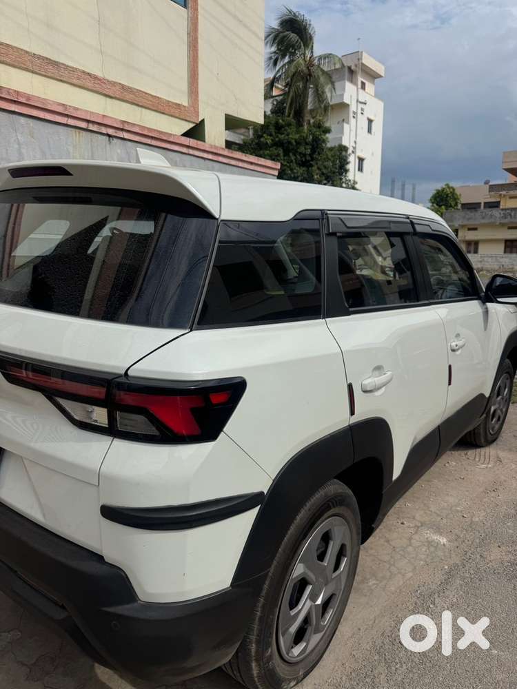 Maruti Brezza Lxi S-cng 2025