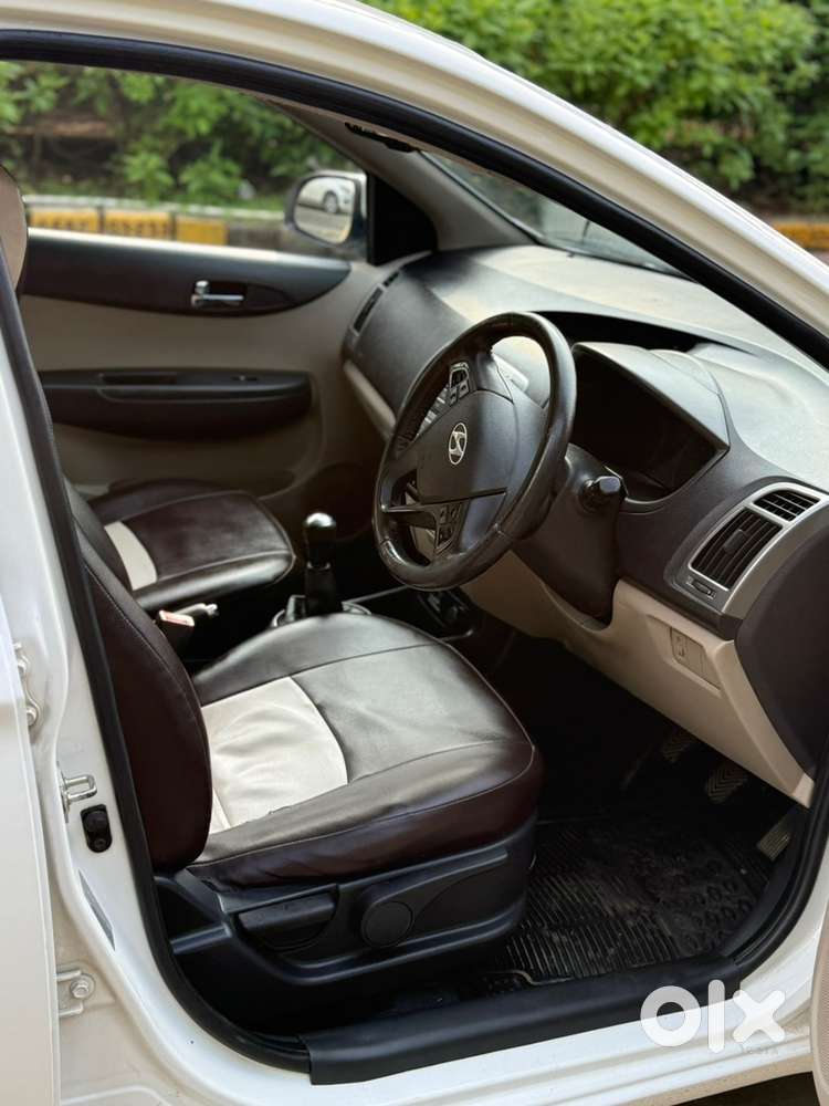 Hyundai I20 Asta 2014 Petrol Car Only Serviced By Hundai