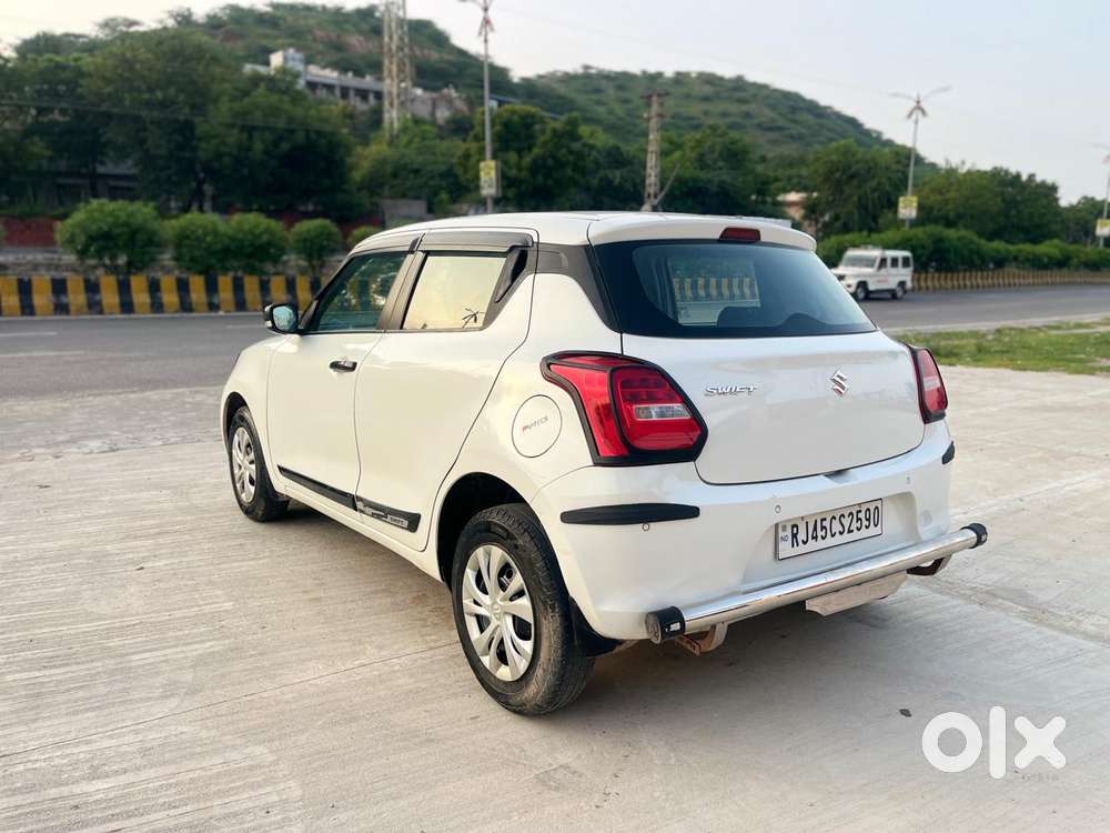 Maruti Suzuki Swift Vxi + Manual, 2022, Petrol