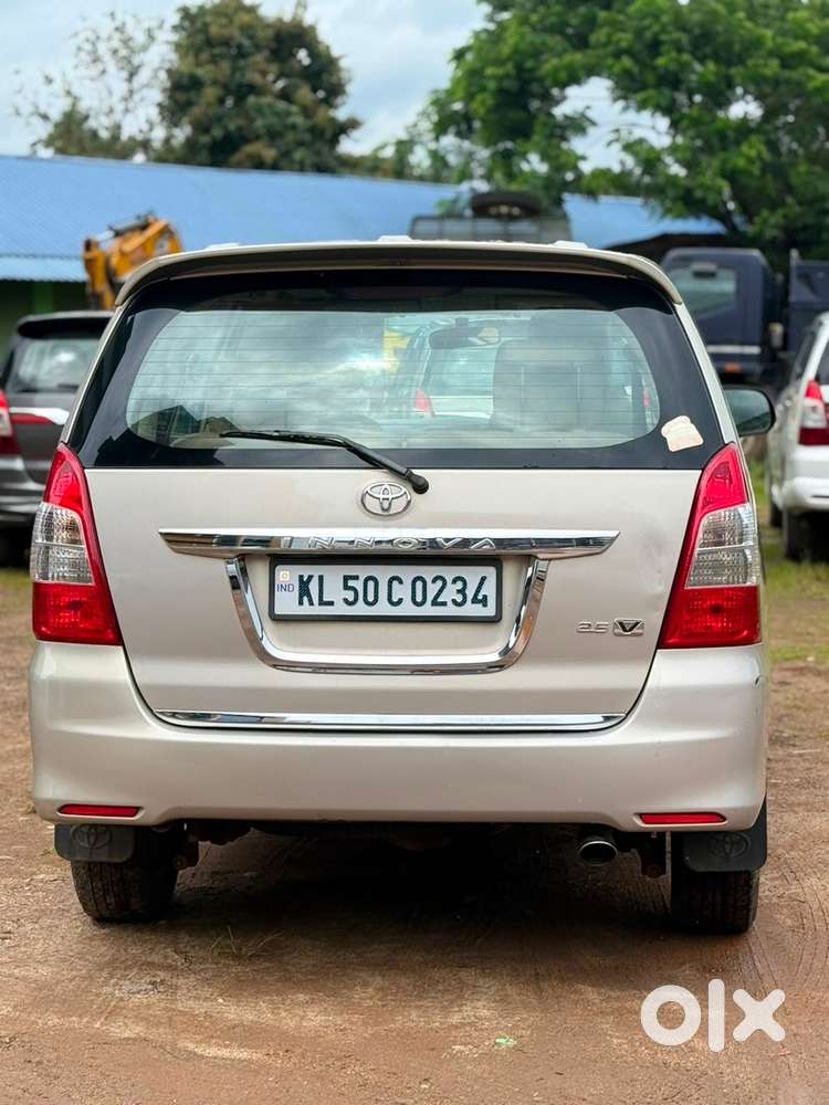 Toyota Innova Diesel 2012