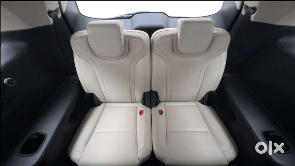 Mahindra Xuv700 2.0 Ax 7 Petrol At Str, 2021, Petrol