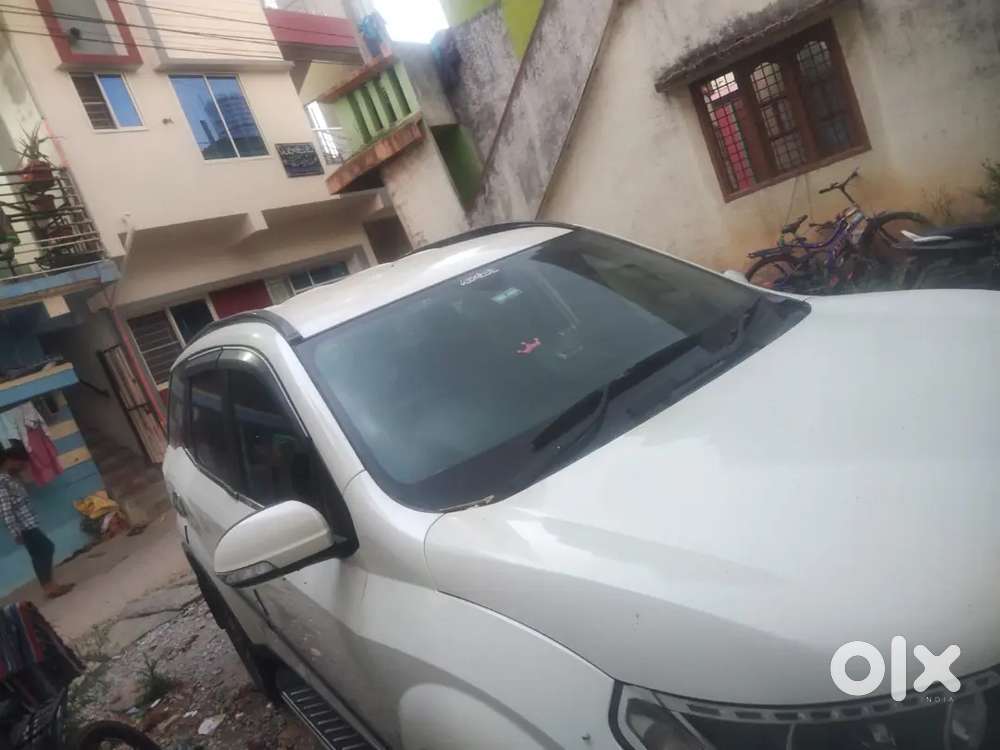 Mahindra Xuv500 2018 Diesel 140000 Km Driven
