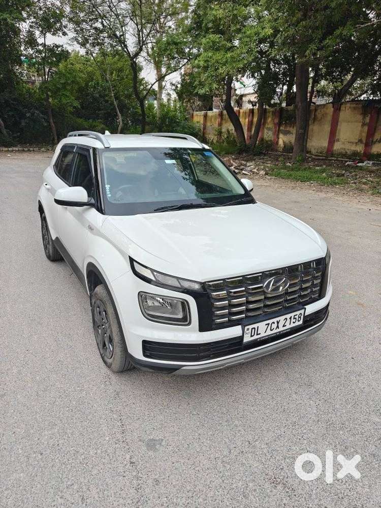 Hyundai Venue 1.2 S (o), 2024, Petrol