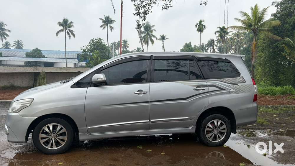 Toyota Innova 2015 Diesel Well Maintained