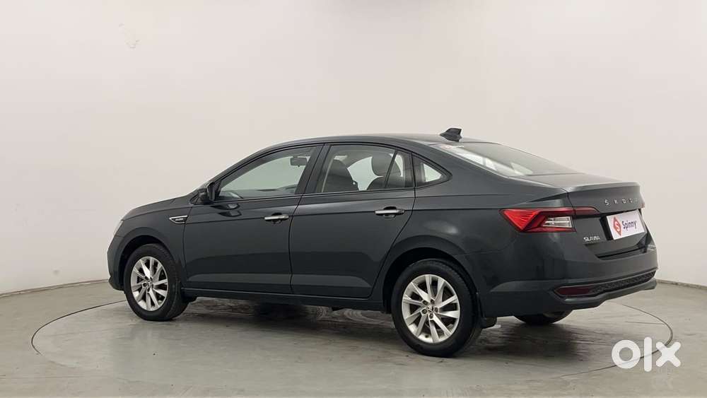 Skoda Slavia Ambition 1.0l Tsi At, 2022, Petrol