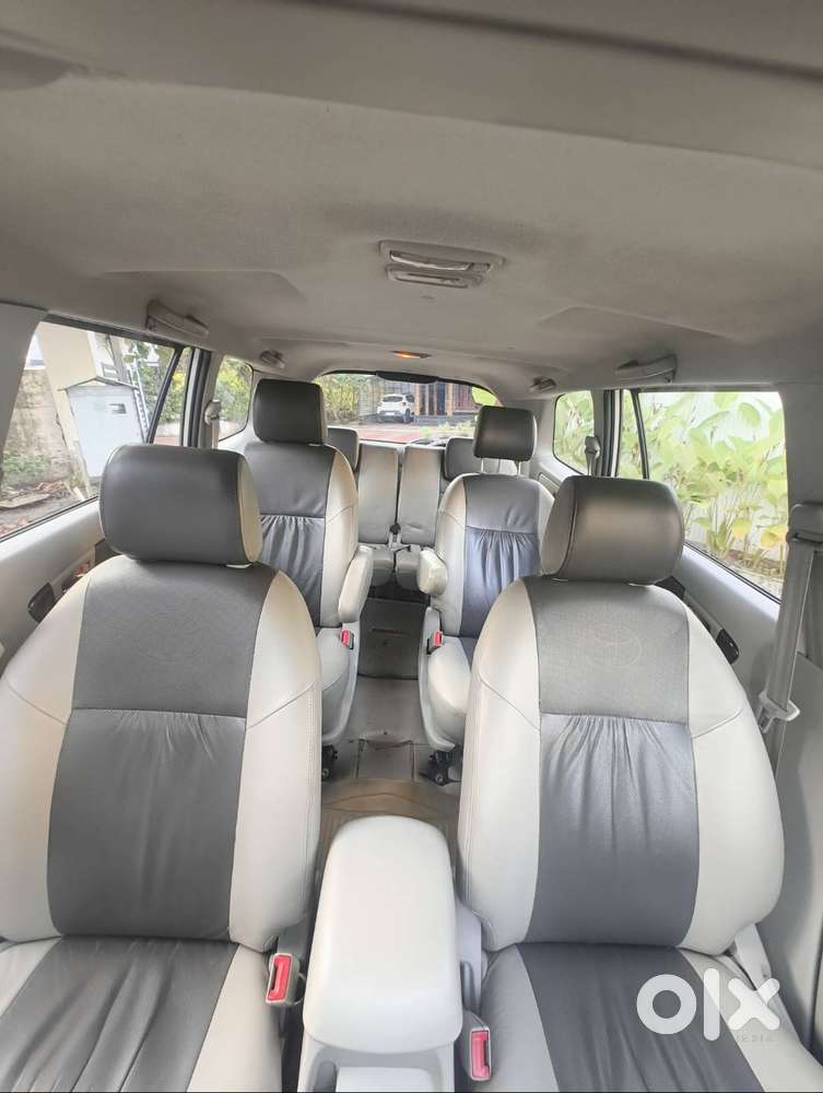 Toyota Innova 2.5 V 2014