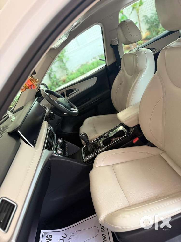 Mahindra Xuv700 2023 Ax 7l Diesel Well Maintained
