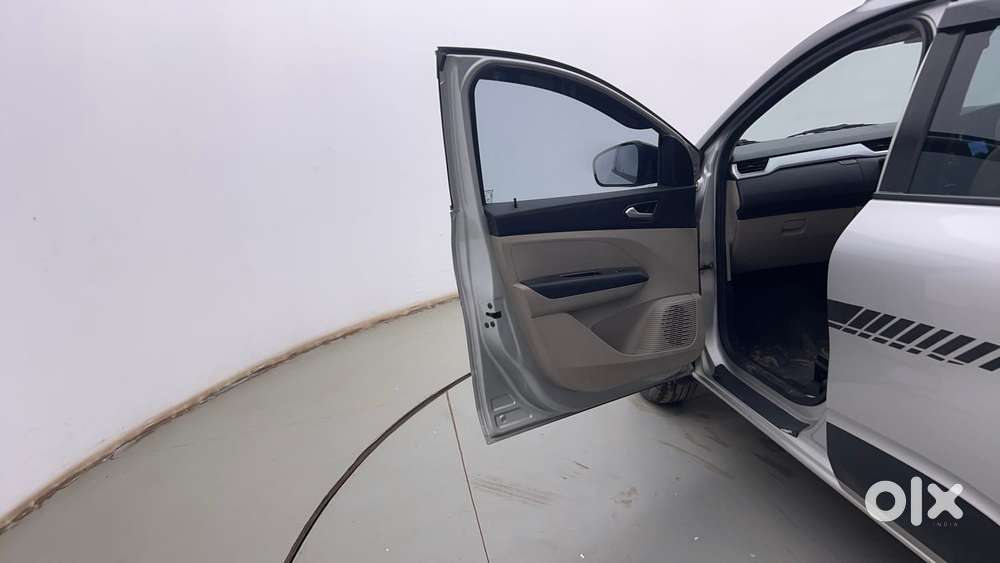 Renault Triber Rxz Easy-r Amt, 2022, Petrol