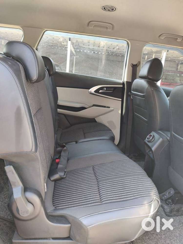 Kia Carens, 2023, Petrol