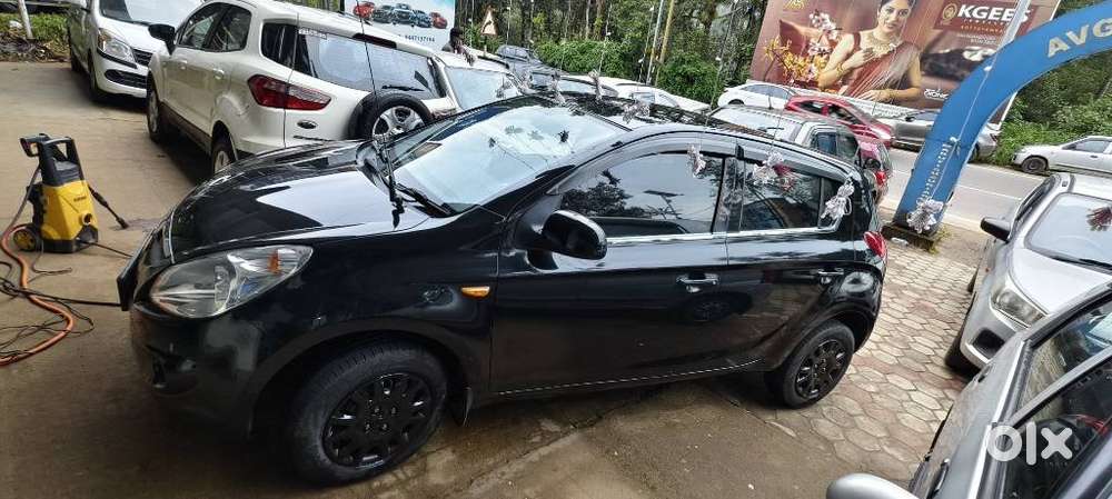 Hyundai I20 2009-2011 1.4 Asta (at), 2010, Petrol