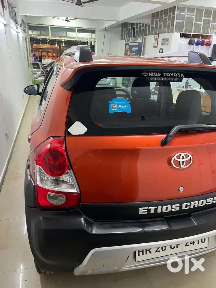Toyota Etios Cross 2015