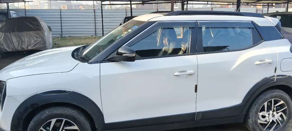 Mahindra Xuv 3xo 2025 Petrol 29500 Km Driven