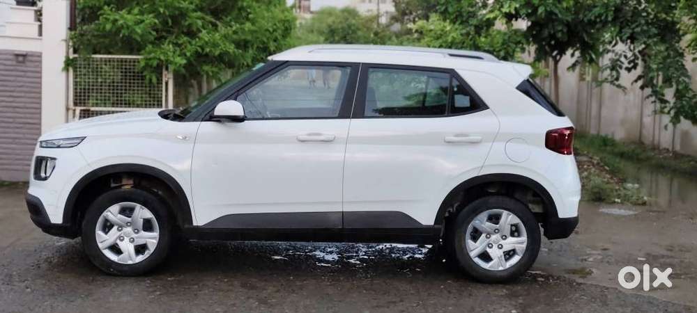 Hyundai Venue 1.2 S Plus, 2022, Petrol