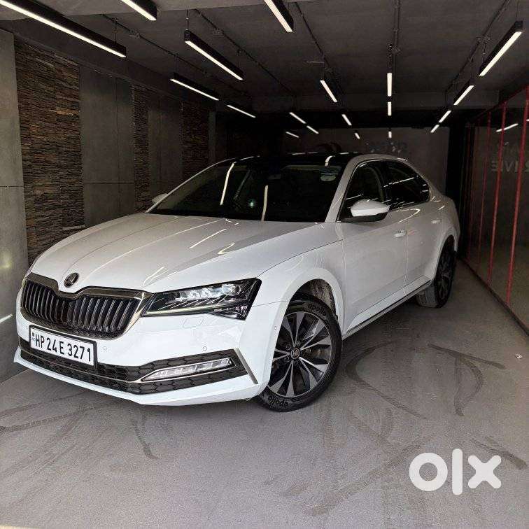 Skoda Superb, 2023, Petrol