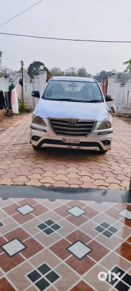 Toyota Innova Model  2015 Urgent Sell Contact Kriye Jisko Lena Hai