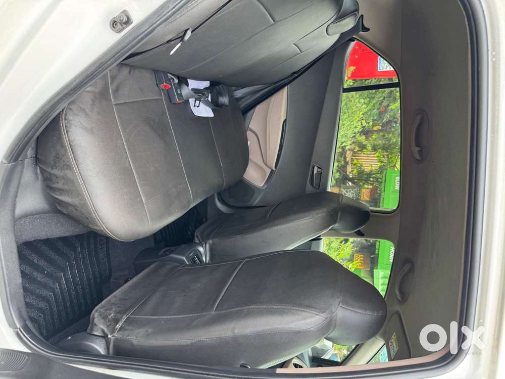 I10 Magna With Alloy Wheels