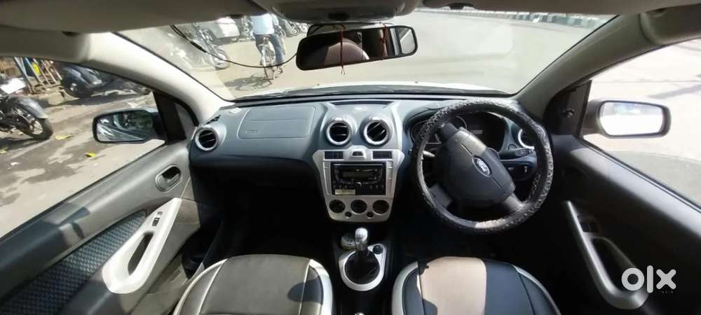 Ford Figo Petrol Titanium, 2014, Petrol